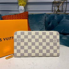 Load image into Gallery viewer, Louis Vuitton Zippy Wallet