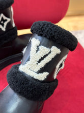 Load image into Gallery viewer, Louis Vuitton Snow DropFlat Ankle Boots