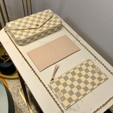 Load image into Gallery viewer, Louis Vuitton Felicie Pochette Bag - LUXURY KLOZETT