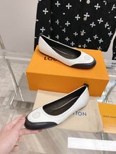 Load image into Gallery viewer, Louis Vuitton Ballerina shoe