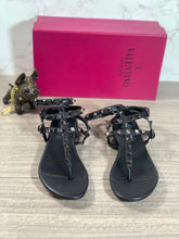 Load image into Gallery viewer, Valentino Rockstud Sandal