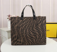 Load image into Gallery viewer, Fendi Shopper Bag
