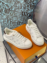 Load image into Gallery viewer, Louis Vuitton Time Out Sneakers