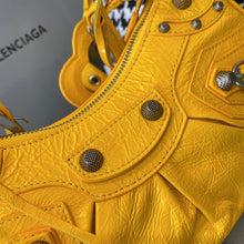Load image into Gallery viewer, Balenciaga Le Cagole XS Bag