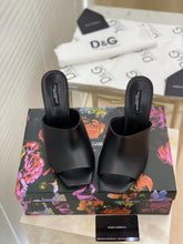 Load image into Gallery viewer, Dolce & Gabbana Patent Leather Mule