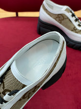 Load image into Gallery viewer, Gucci Women Lug Sole interlocking G Loafer