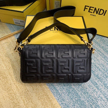 Load image into Gallery viewer, Fendi baguette Bag - LUXURY KLOZETT