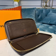 Load image into Gallery viewer, Louis Vuitton Zippy Wallet