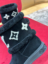Load image into Gallery viewer, Louis Vuitton Snow DropFlat Ankle Boots