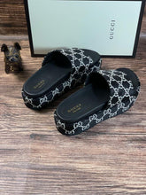 Load image into Gallery viewer, Gucci Angelina slide sandal - LUXURY KLOZETT