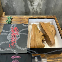 Load image into Gallery viewer, Versace Odissea Sneakers
