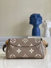 Load image into Gallery viewer, Louis Vuitton Favorite Bag