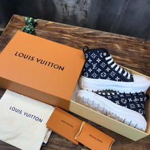 Load image into Gallery viewer, Louis Vuitton Squad Sneakers