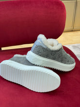 Load image into Gallery viewer, Louis Vuitton Time Out Sneakers