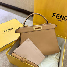 Load image into Gallery viewer, Fendi Peekaboo Small iseeu Bag