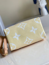 Load image into Gallery viewer, Louis Vuitton Speedy Bandouliere 25 Bag