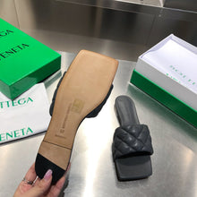 Load image into Gallery viewer, Bottega Veneta Lido Sandals