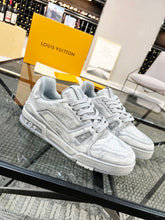 Load image into Gallery viewer, Louis Vuitton Trainer Sneakers