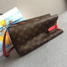 Load image into Gallery viewer, Louis Vuitton NeoNoe MM Bag