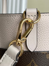 Load image into Gallery viewer, Louis Vuitton On My Side MM Bag