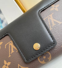 Load image into Gallery viewer, Louis Vuitton Padlock On Strap Bag