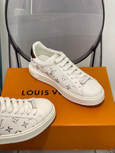 Load image into Gallery viewer, Louis Vuitton Time Out Sneakers