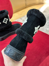 Load image into Gallery viewer, Louis Vuitton Snow DropFlat Ankle Boots