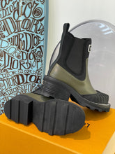 Load image into Gallery viewer, Louis Vuitton Beaubourg Ankle Boots