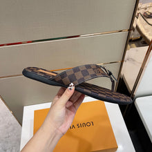 Load image into Gallery viewer, Louis Vuitton Men Slippers