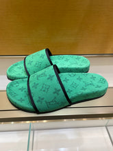 Load image into Gallery viewer, Louis Vuitton Men Slides