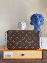 Load image into Gallery viewer, Louis Vuitton Felicie Pochette Bag