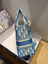 Load image into Gallery viewer, Christian Dior Medium Lady D Lite Bag