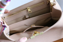 Load image into Gallery viewer, Louis Vuitton Capucines MM Bag