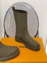 Load image into Gallery viewer, Louis Vuitton Territory Half Boots