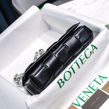 Load image into Gallery viewer, Bottega Veneta Chain Cassette Bag