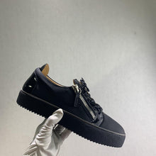 Load image into Gallery viewer, Giuseppe Zanotti May London - LUXURY KLOZETT