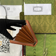 Load image into Gallery viewer, Gucci Diana Continental Wallet