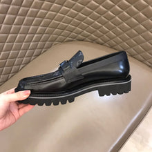 Load image into Gallery viewer, Louis Vuitton Major Loafer
