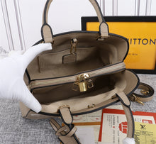 Load image into Gallery viewer, Louis Vuitton Montaigne BB Bag