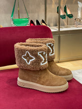 Load image into Gallery viewer, Louis Vuitton Snow DropFlat Ankle Boots