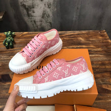 Load image into Gallery viewer, Louis Vuitton Squad Sneakers