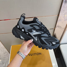 Load image into Gallery viewer, Louis Vuitton Runner Tatic Sneakers