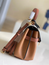Load image into Gallery viewer, Louis Vuitton LockMe Ever BB Bag