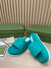 Load image into Gallery viewer, Gucci GG Platform Sandal