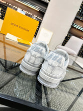 Load image into Gallery viewer, Louis Vuitton Trainer Sneakers