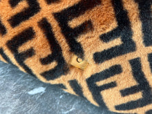 Load image into Gallery viewer, Fendi Baguette Bag