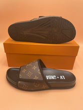 Load image into Gallery viewer, Louis Vuitton Men Slides
