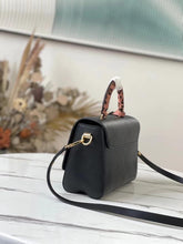 Load image into Gallery viewer, Louis Vuitton Twist MM Bag