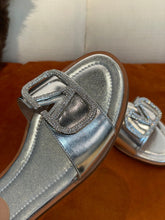 Load image into Gallery viewer, Valentino Vlogo Signature Flat Slide