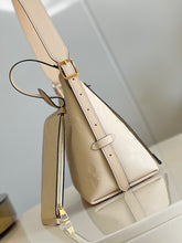 Load image into Gallery viewer, Louis Vuitton Carryall PM Bag